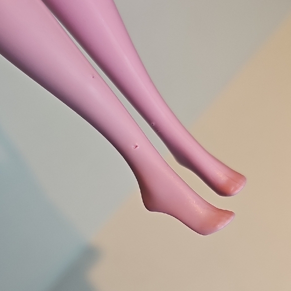 Barbie Doll with Pink and Silver Dress - Picture 4 of 5